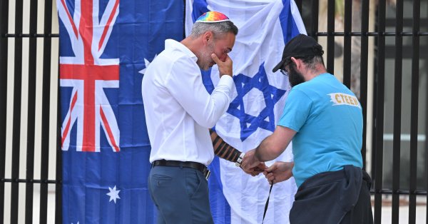 Трамп похвалил человека, который обезоружил одного из нападавших в Сиднее