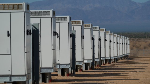 Рост популярности стационарных батарей меняет энергетические рынки