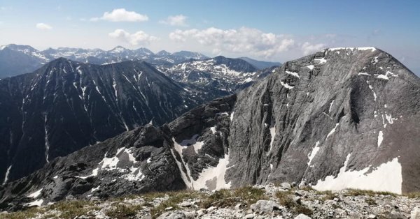Мужчина погиб на месте, упав в пропасть возле села Вихрен.