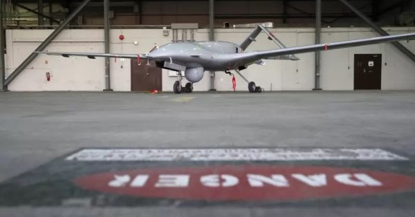 Два турецких дрона «Байрактар» совершили исторический синхронный полет