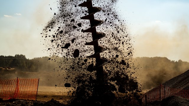 Избыток нефти приведет к более быстрой ребалансировке рынка