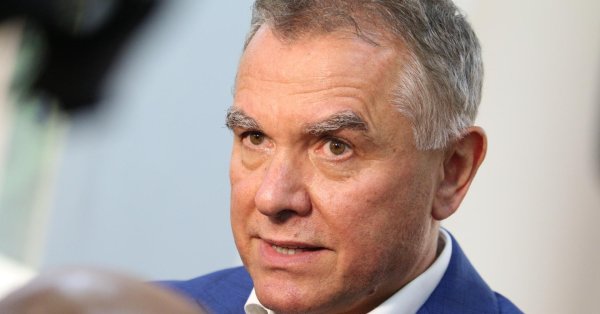 Бобоков защищал арестованного сына: он не поджигал ведра, у него в кармане было 20 лв.