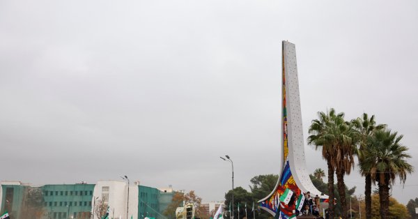 Спустя год после бегства Башара Асада Сирия изо всех сил пытается возродиться