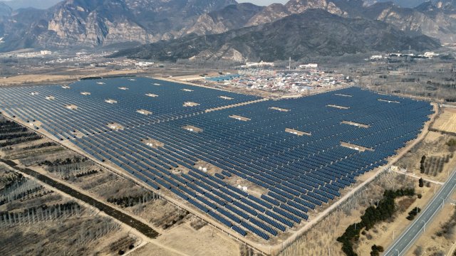 Более 500 солнечных проектов в США оказались под угрозой из-за политики Трампа