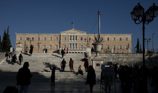 Лидирующее положение в еврозоне дает Греции шанс на символическую реабилитацию