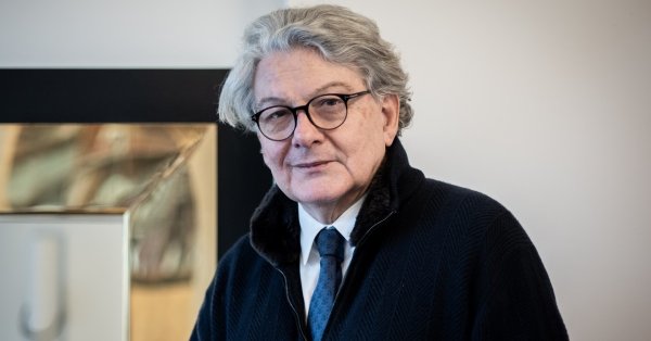 США отказывают в визах бывшему еврокомиссару и еще четырем людям из-за цензуры