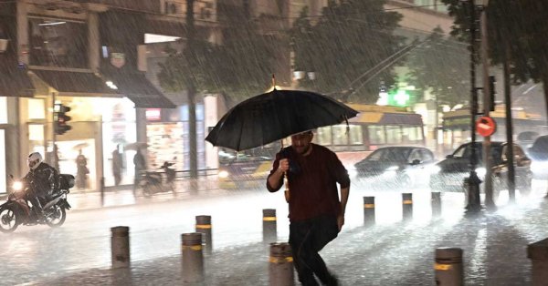 Красный код в Греции, шторм «Байрон» приближается