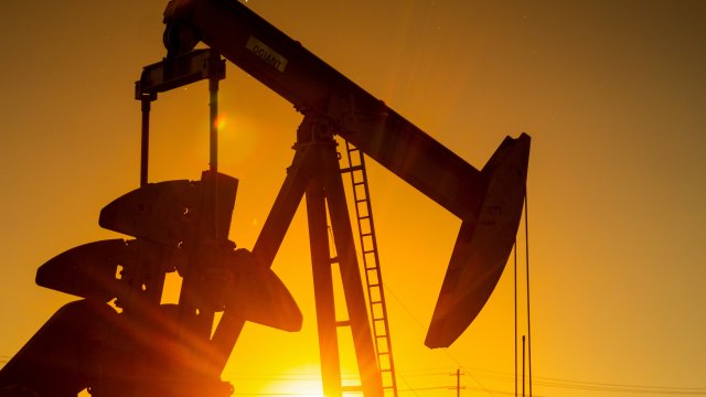 Ежемесячные доходы России от нефти и газа достигнут самого низкого уровня с августа 2020 года.