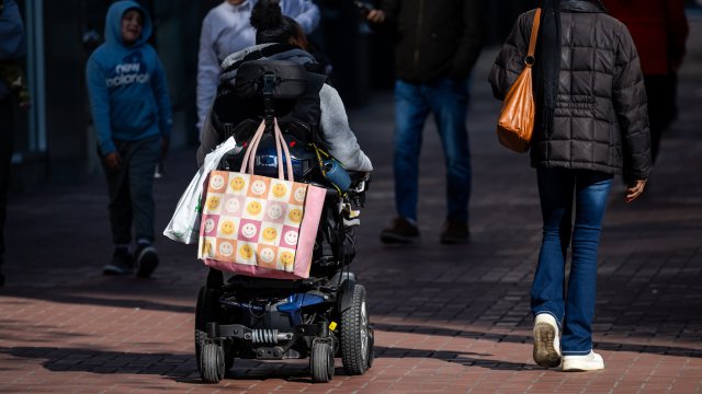 Боян Рашев: Американской экономике необходимо снижение процентных ставок