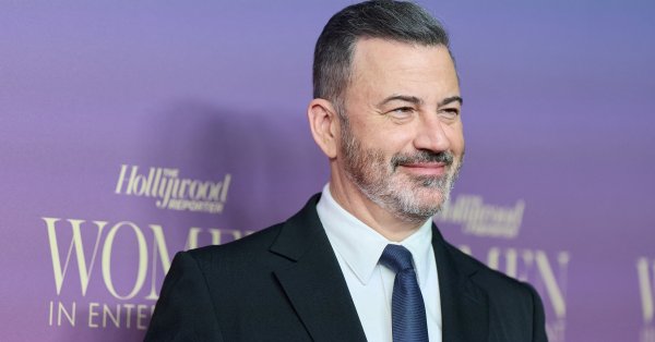 Джимми Киммел с рождественским поздравлением, в котором он возобновил нападки на Трампа