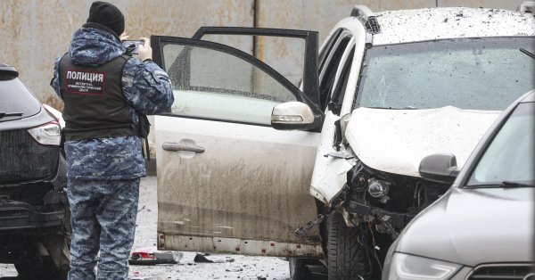 Песков назвал смерть генерала Сарварова «страшным убийством».