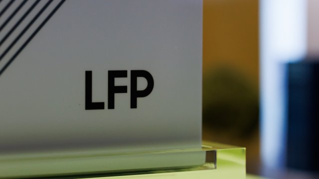 Samsung SDI будет поставлять стационарные батареи американскому клиенту в рамках сделки на сумму 1,36 миллиарда долларов.