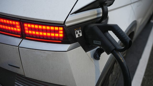 Мировые продажи электромобилей росли самыми медленными темпами с февраля 2024 года.