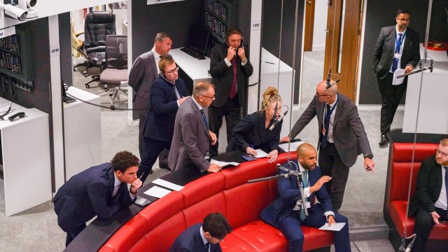 Надежды на снижение процентных ставок не смогли сохранить оптимизм на фондовых рынках Европы