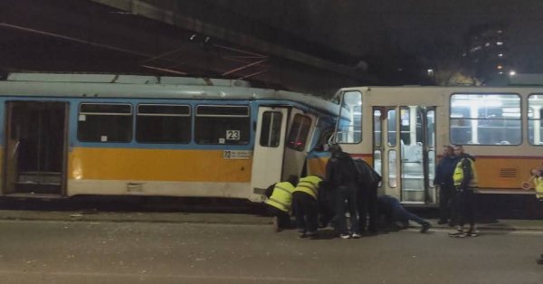 Серьезная авария с трамваями в «Шипченском проходе»