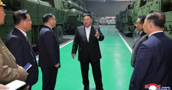 Ким Чен Ын призвал увеличить производство артиллерии