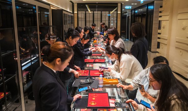 В 2025 году золото все полюбили и «колоссальный спрос» не прекращается