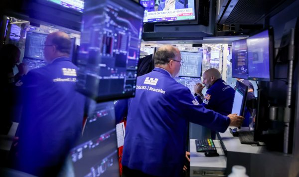 Уолл-стрит видит надвигающийся пузырь искусственного интеллекта и делает ставку на то, что его лопнет