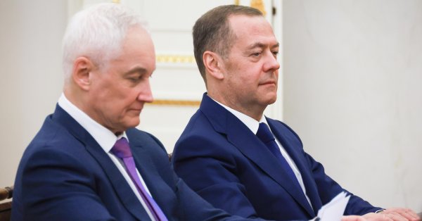 Медведев Зеленскому: «Вонючий негодяй» пытается сорвать мир