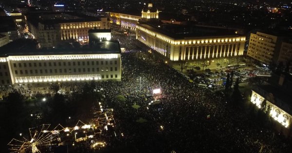 Почему молодые люди ненавидят болгарскую политику?
