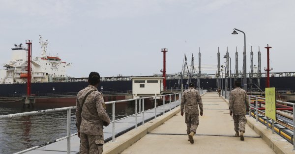 Украина преследует скрытую флотилию Москвы в международных водах