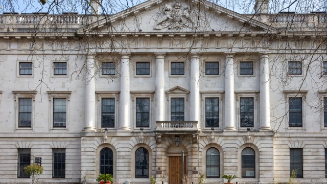 Китай хочет построить самое большое посольство в Европе в Лондоне