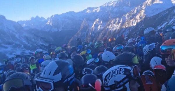 Что-то не так с Альпами: необычно теплая погода растопила снег в Доломитовых Альпах