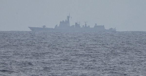 Китай начинает военные учения возле Тайваня