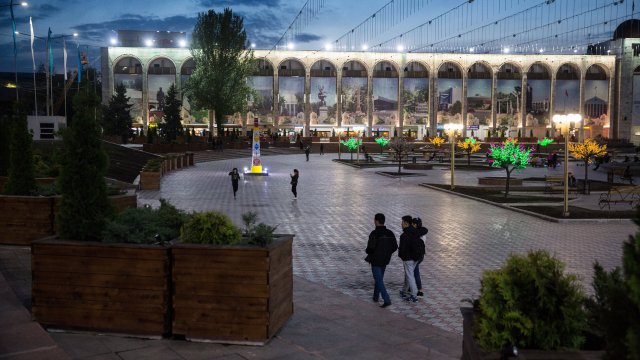 Новый экономический тигр Центральной Азии движется вперед с помощью Китая и России