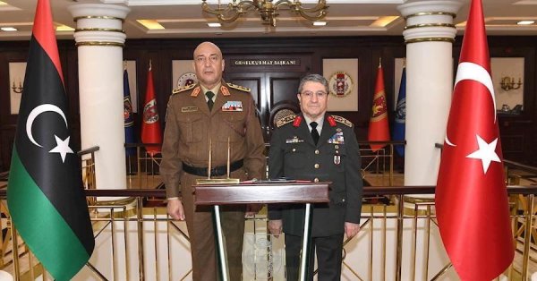 Сбитый ливийский самолет запросил экстренную посадку из-за неисправности электропроводки