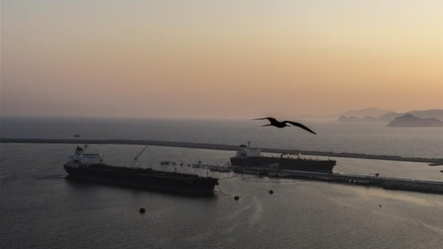 Нежелательные танкеры с российской нефтью скопились у берегов Китая