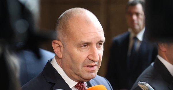 Если Румен Радев появится на выборах, он должен взять готовую партию