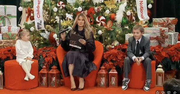 Мелания читала сказку больным детям, но совершила странную ошибку