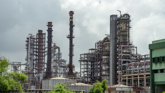 Прогнозы избытка предложения приводят к росту цен на нефть*