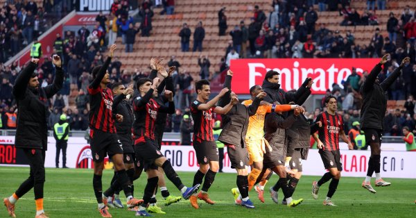 «Милан» разгромил «Верону» и временно лидировал в Италии
