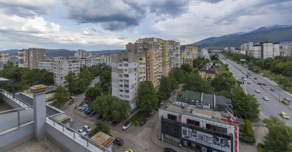 Ничего кардинального с ценами на недвижимость в нашей стране не происходит, никакого пузыря нет.