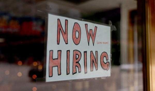 Искусственный интеллект с большей вероятностью вызовет нехватку рабочей силы