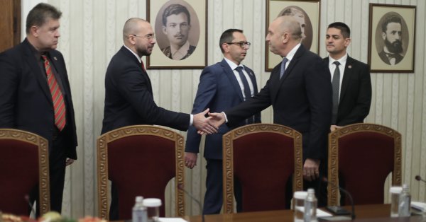 Радостин Васильев за краску в НС перед Радевым: Поэтому нас называют МЕХ, а не хлопок ВИДЕО