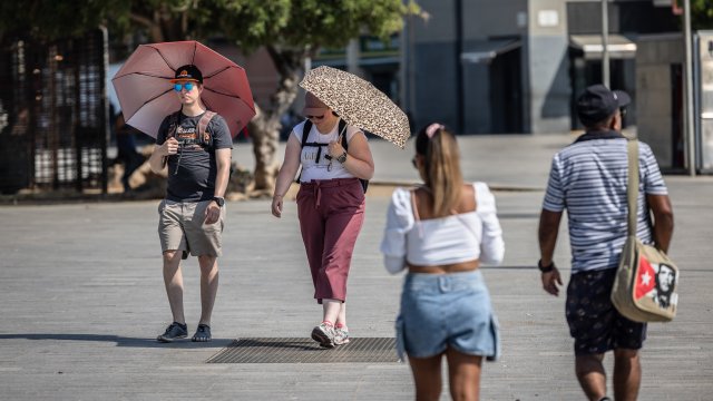 Испания создает национальную сеть климатических приютов из-за жары