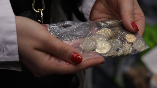 Около 60 процентов левов уже изъято из обращения.