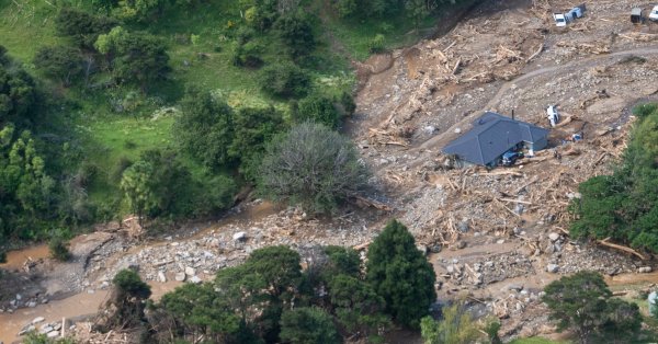 В Новой Зеландии: оползень смыл кемпинг