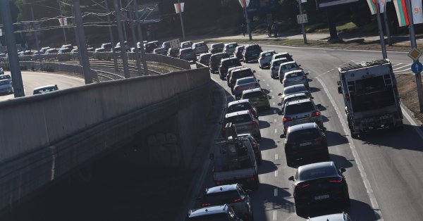 Машины на болгарских дорогах постепенно гонят 4 миллиона