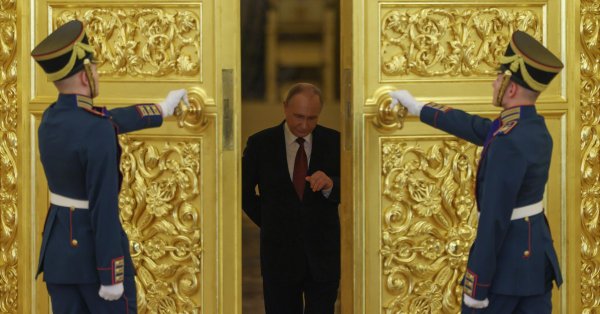 Имея таких друзей, как Путин, кому нужны враги?