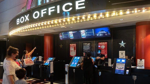 Кинотеатры до ЕС: поглощение Warner Bros. похоронило всю индустрию