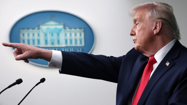 Иск Трампа против JPMorgan показывает его растущий разрыв с Уолл-стрит