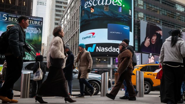 Индекс S&P 500 зафиксировал недельное падение на 0,4% после серии комментариев Трампа.