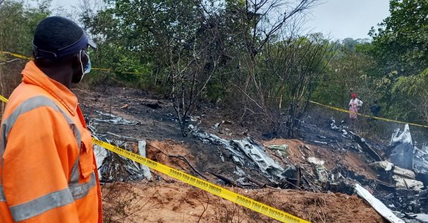 В американском штате Мэн разбился самолет с восемью людьми на борту.