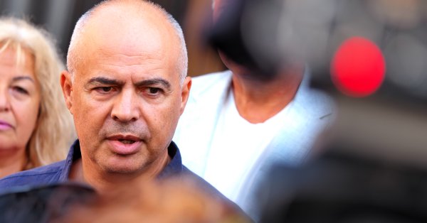 Георгий Свиленский: Радев никак не показал, что он левый политик