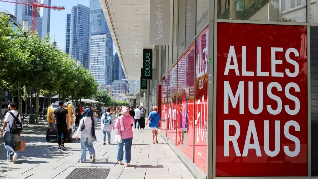 Преподавание экономических кризисов формирует иммунитет к популизму, говорится в докладе