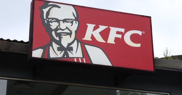 KFC открывает во Франции халяльные рестораны, вспыхивает религиозная напряженность